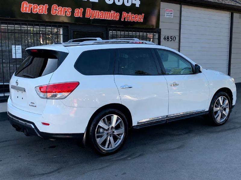 Nissan Pathfinder Platinum 4WD 2013