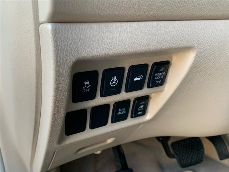 Nissan Pathfinder Platinum 4WD 2013