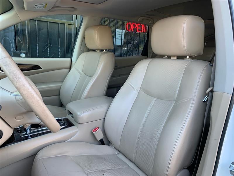 Nissan Pathfinder Platinum 4WD 2013
