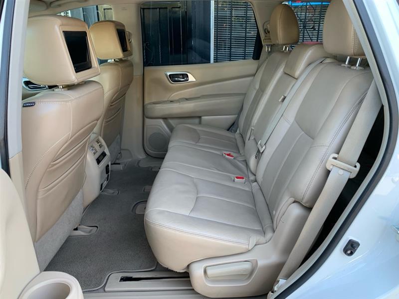 Nissan Pathfinder Platinum 4WD 2013