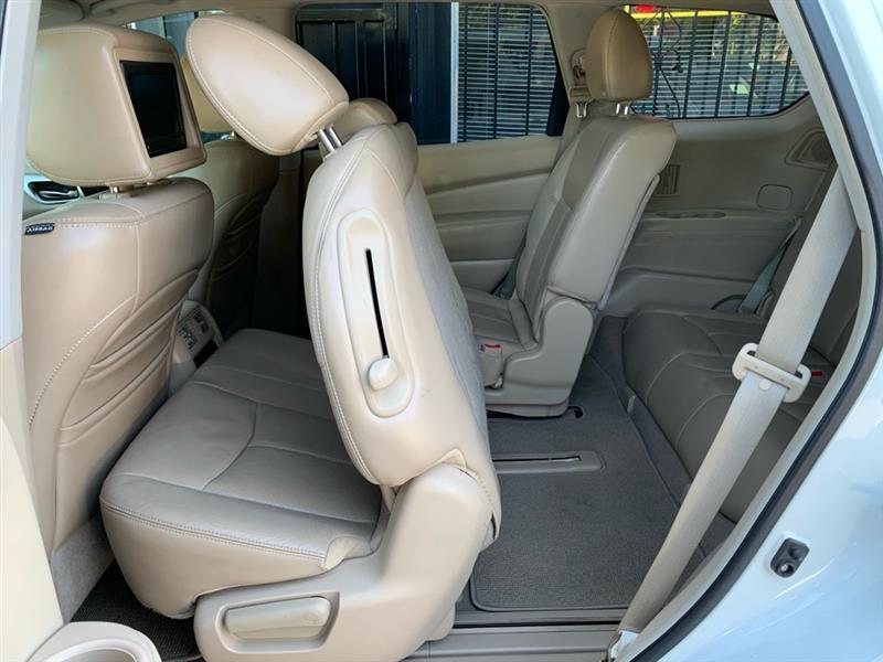 Nissan Pathfinder Platinum 4WD 2013