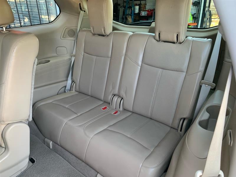 Nissan Pathfinder Platinum 4WD 2013