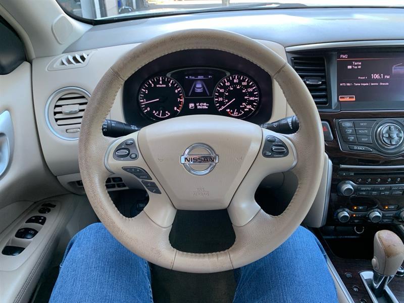 Nissan Pathfinder Platinum 4WD 2013