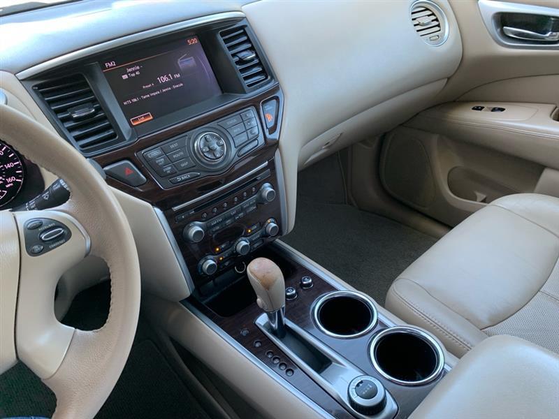 Nissan Pathfinder Platinum 4WD 2013