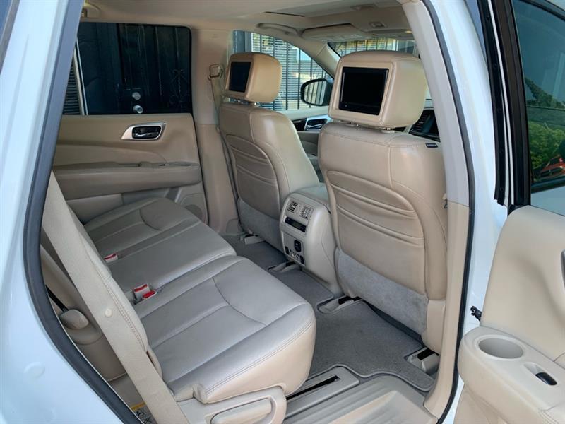 Nissan Pathfinder Platinum 4WD 2013