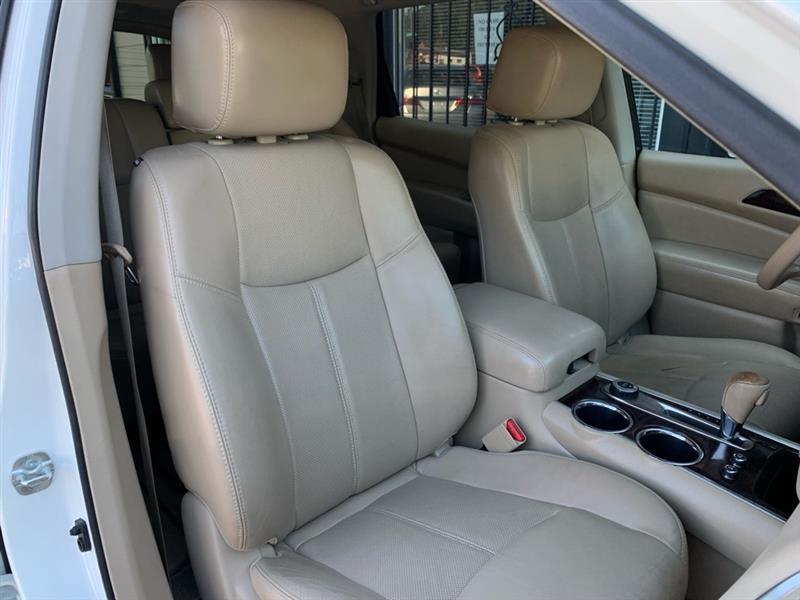 Nissan Pathfinder Platinum 4WD 2013