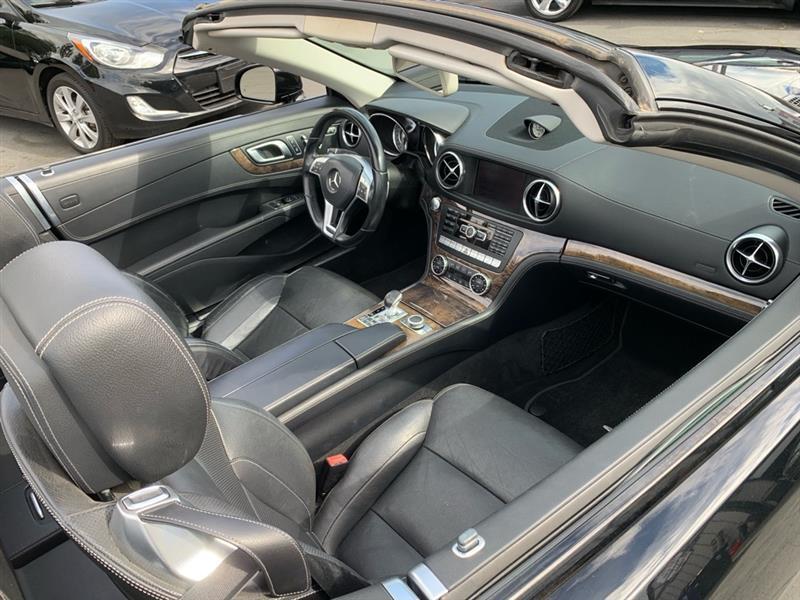 Mercedes-Benz SL-Class SL550R 2013