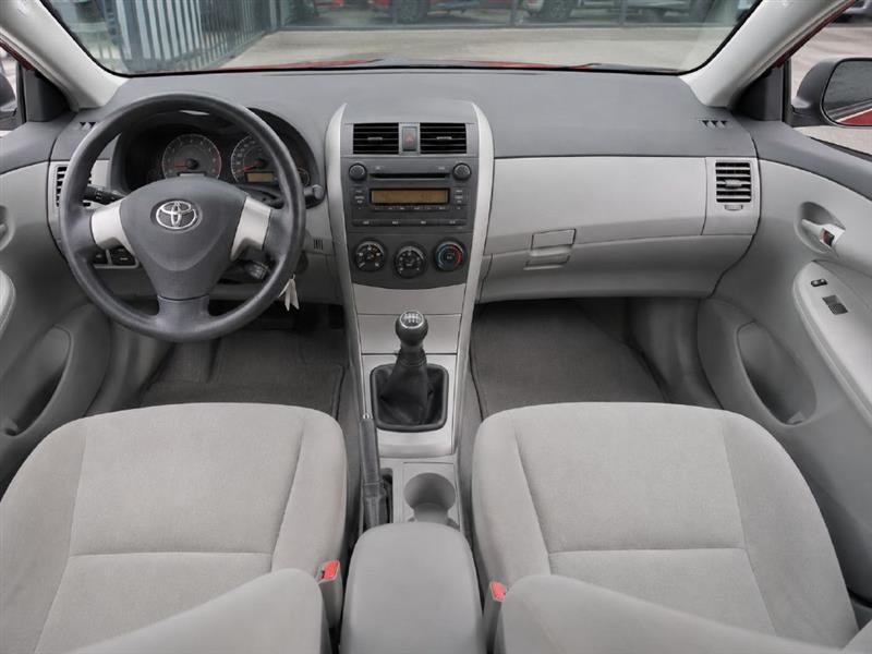 Toyota Corolla S 5-Speed MT 2012