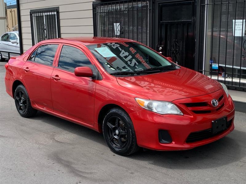 Toyota Corolla S 5-Speed MT 2012