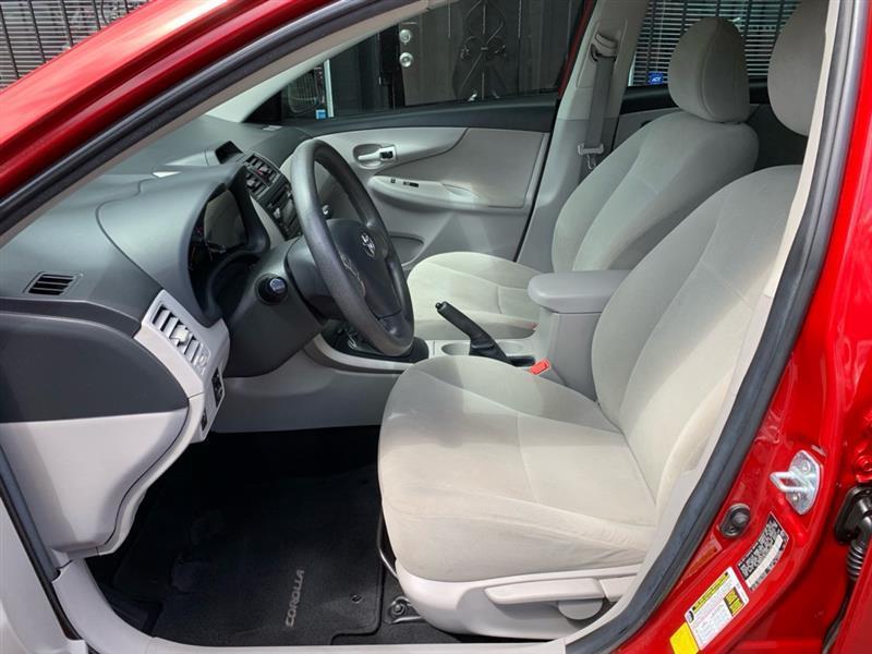 Toyota Corolla S 5-Speed MT 2012