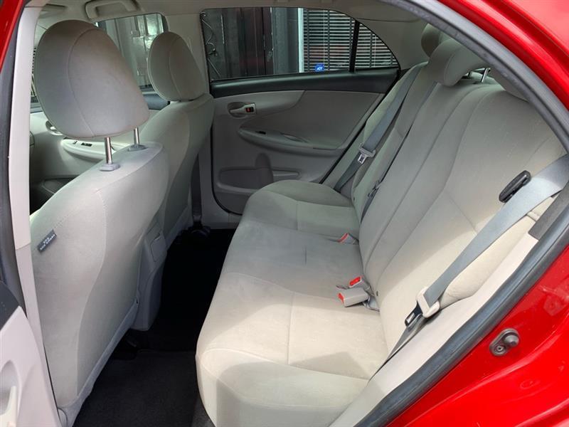 Toyota Corolla S 5-Speed MT 2012