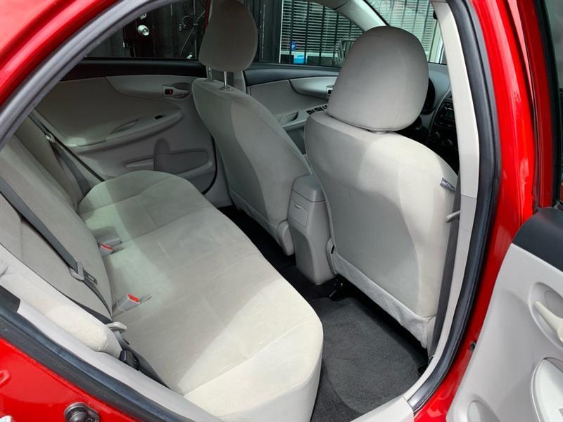 Toyota Corolla S 5-Speed MT 2012