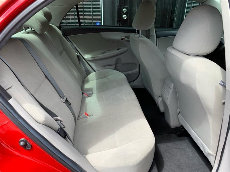 Toyota Corolla S 5-Speed MT 2012