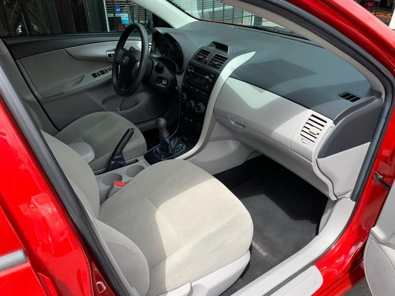 Toyota Corolla S 5-Speed MT 2012