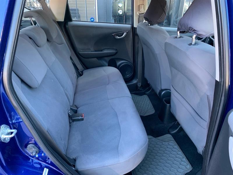 Honda Fit 5-Speed AT 2012