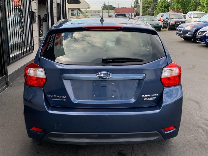 Subaru Impreza Base 5-Door 2012