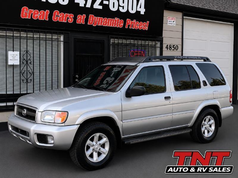 Nissan Pathfinder LE Platinum Edition 4WD 2004