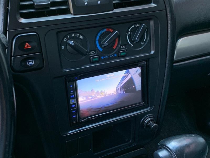Nissan Pathfinder LE Platinum Edition 4WD 2004