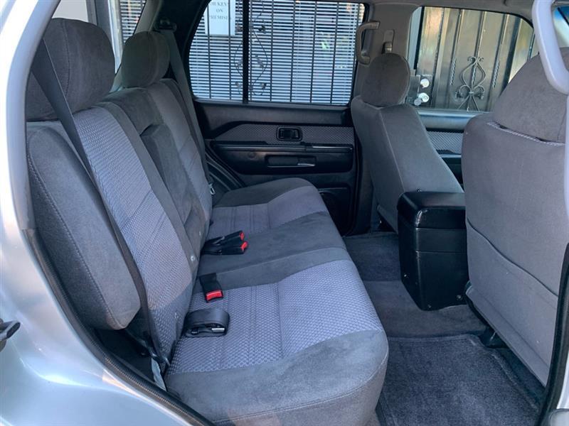 Nissan Pathfinder LE Platinum Edition 4WD 2004
