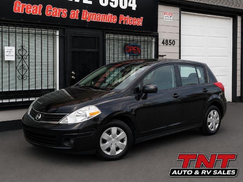 Nissan Versa 1.8 S Hatchback 2012