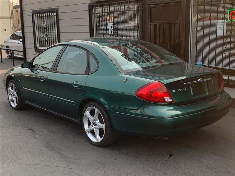 Ford Taurus LX 2000