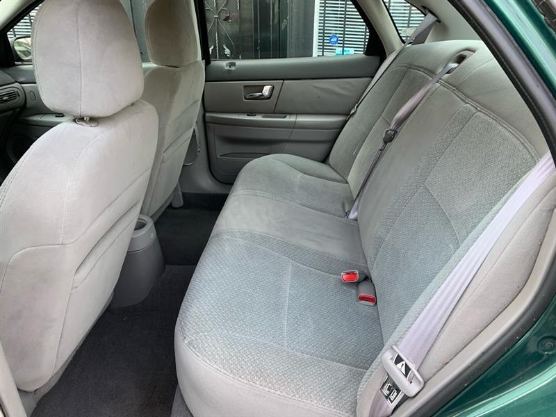 Ford Taurus LX 2000