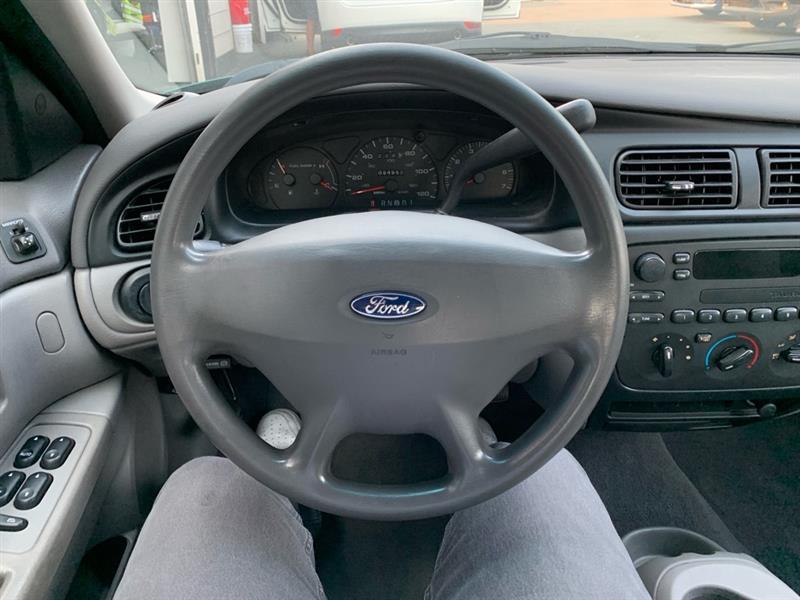Ford Taurus LX 2000