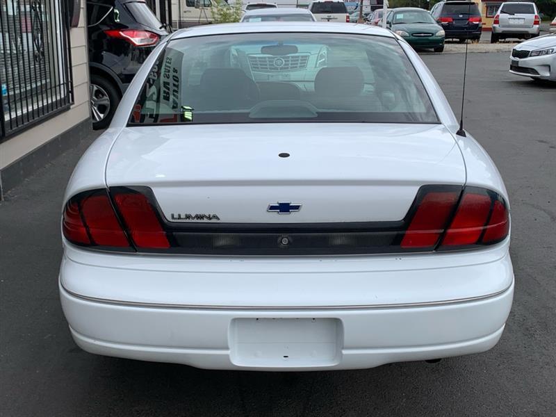 Chevrolet Lumina Base 2000
