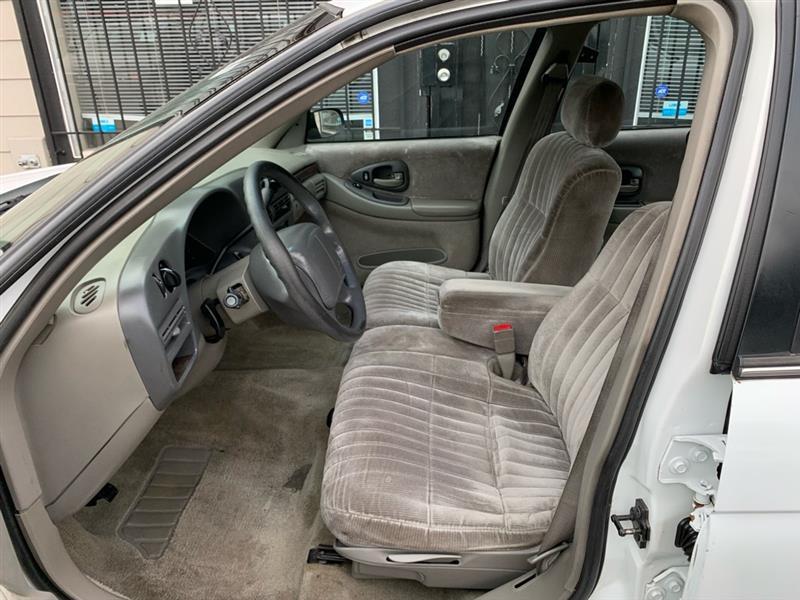 Chevrolet Lumina Base 2000