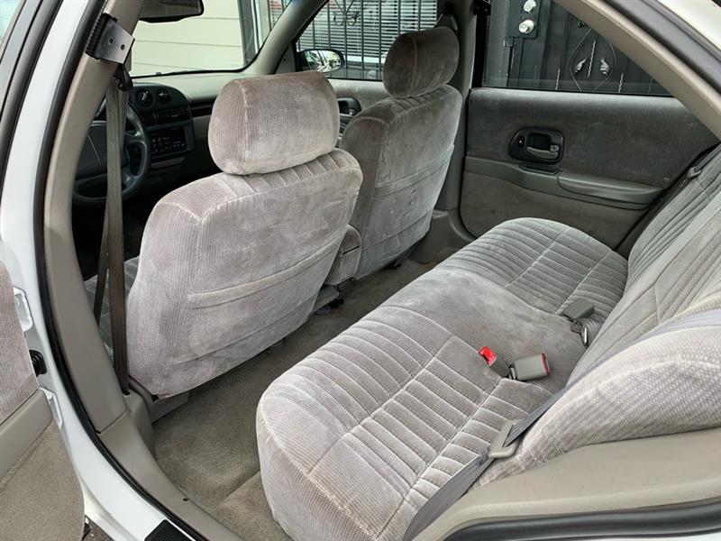 Chevrolet Lumina Base 2000