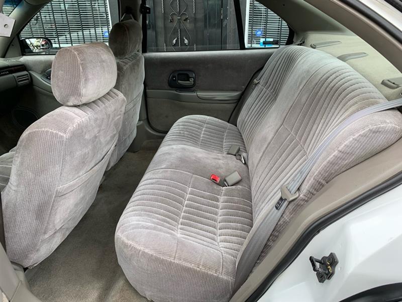 Chevrolet Lumina Base 2000