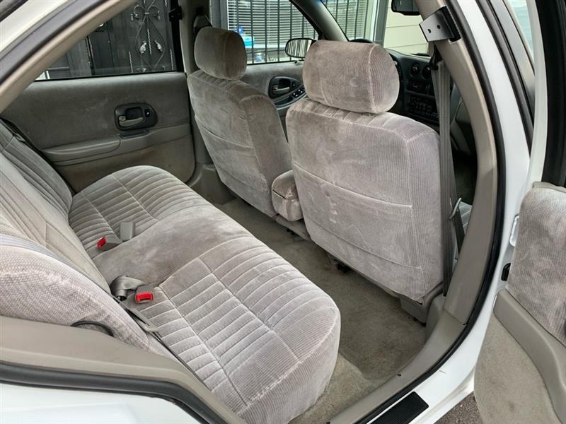 Chevrolet Lumina Base 2000