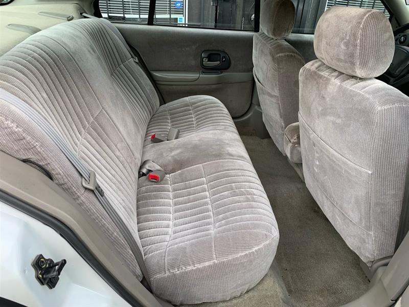 Chevrolet Lumina Base 2000