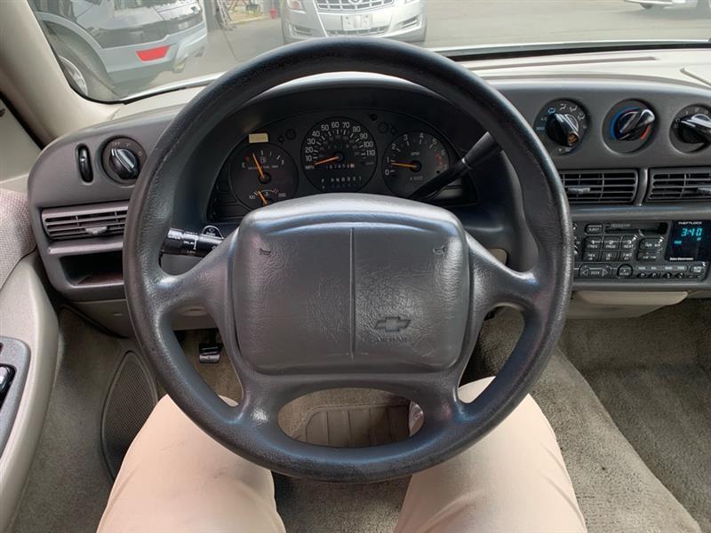 Chevrolet Lumina Base 2000