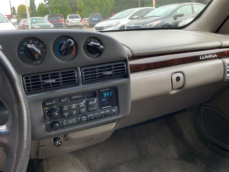 Chevrolet Lumina Base 2000
