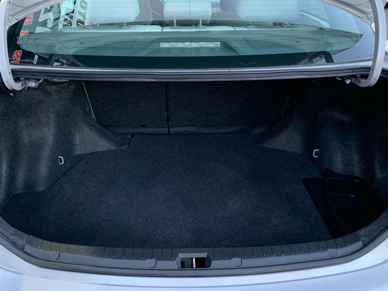 Toyota Corolla Base 4-Speed AT 2009