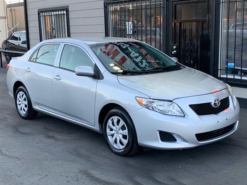 Toyota Corolla Base 4-Speed AT 2009