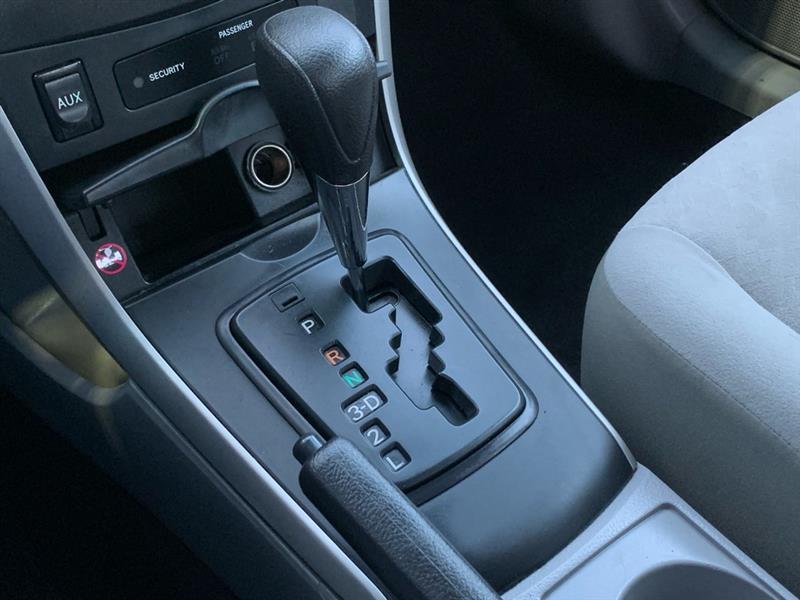 Toyota Corolla Base 4-Speed AT 2009