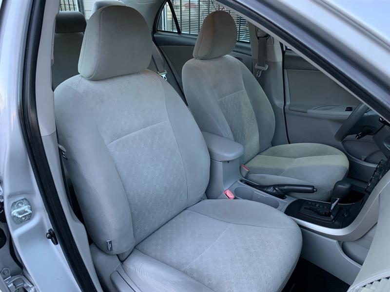 Toyota Corolla Base 4-Speed AT 2009