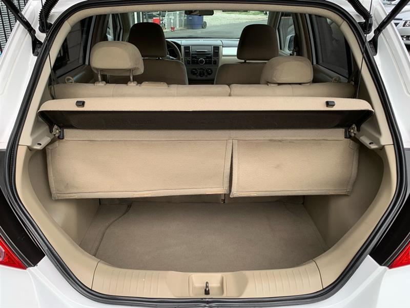 Nissan Versa 1.8 S Hatchback 2009