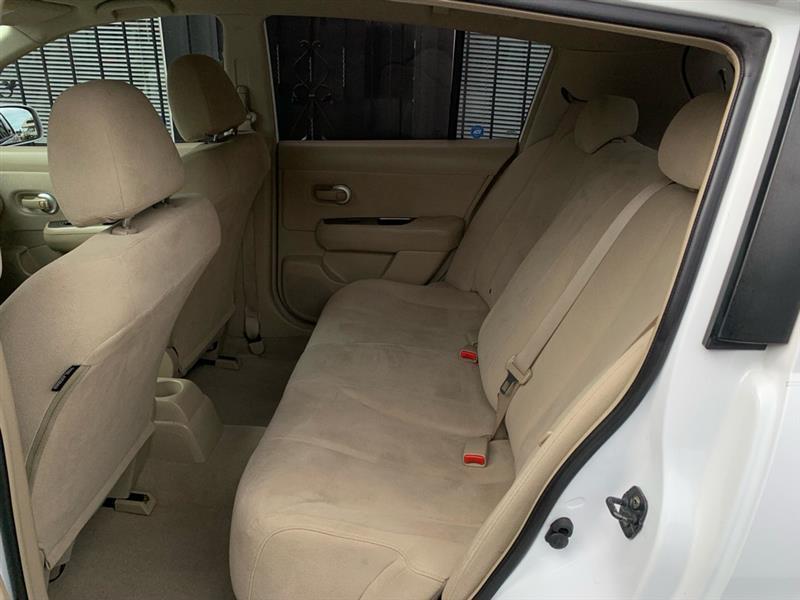 Nissan Versa 1.8 S Hatchback 2009