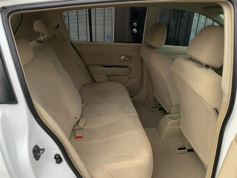 Nissan Versa 1.8 S Hatchback 2009
