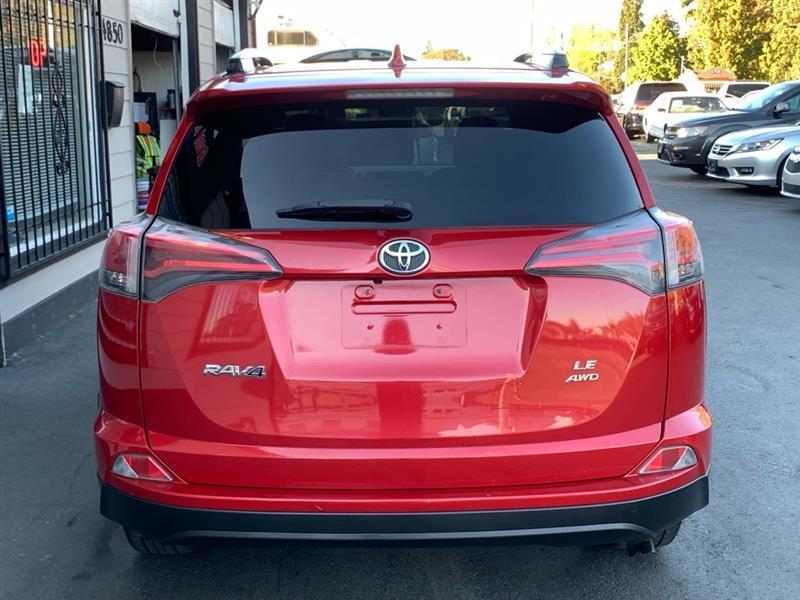 Toyota RAV4 LE AWD 2017