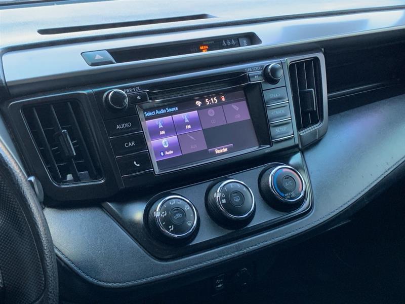 Toyota RAV4 LE AWD 2017