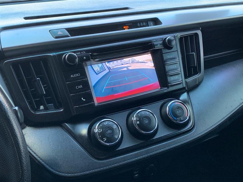 Toyota RAV4 LE AWD 2017