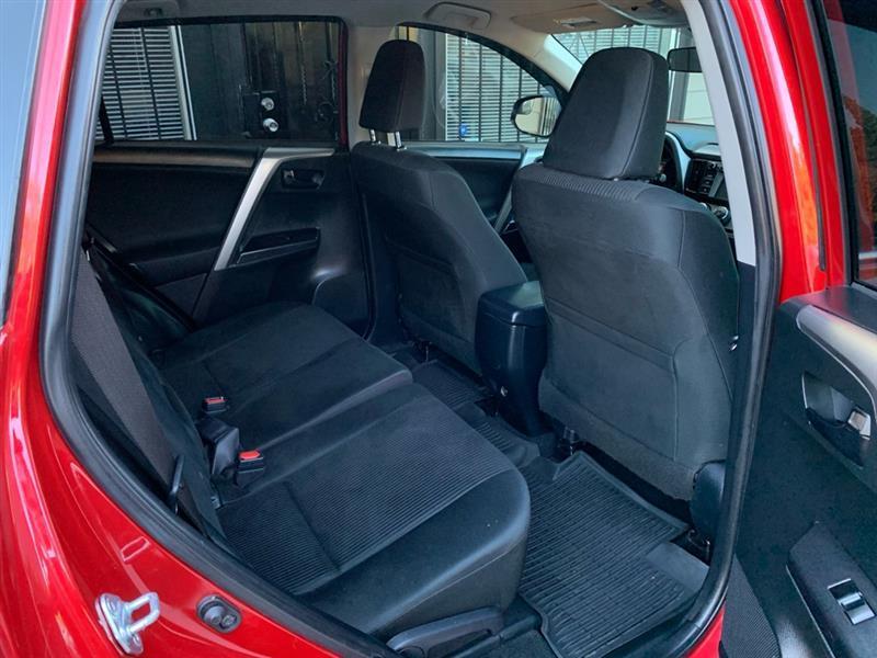 Toyota RAV4 LE AWD 2017