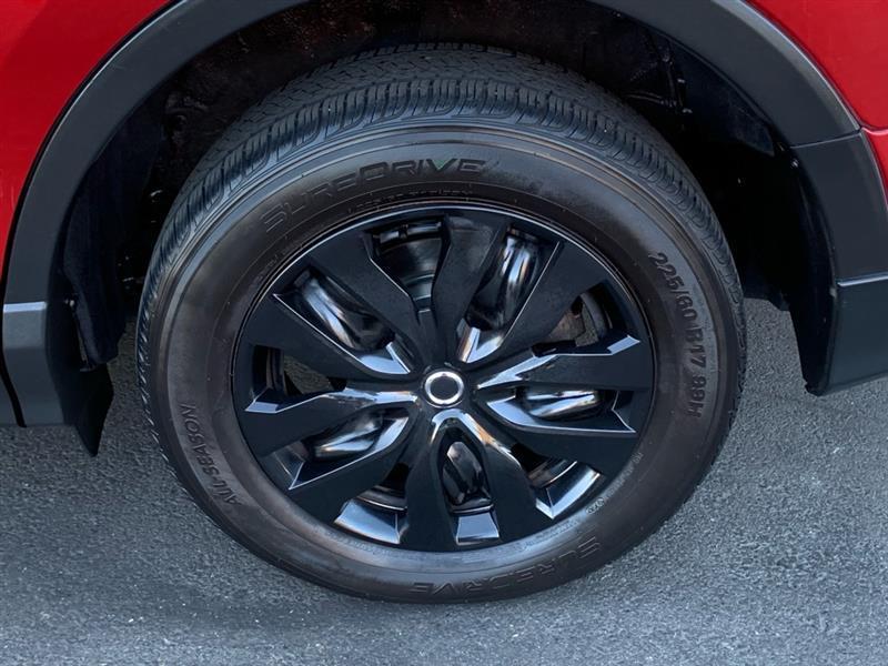 Toyota RAV4 LE AWD 2017