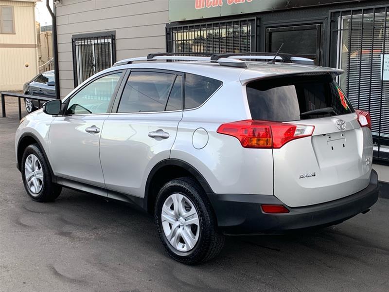 Toyota RAV4 LE AWD 2013