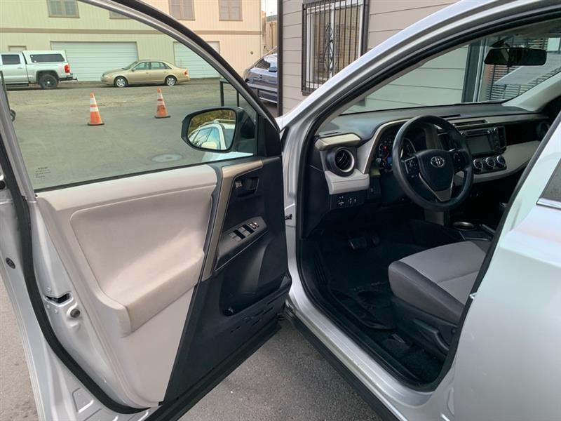 Toyota RAV4 LE AWD 2013