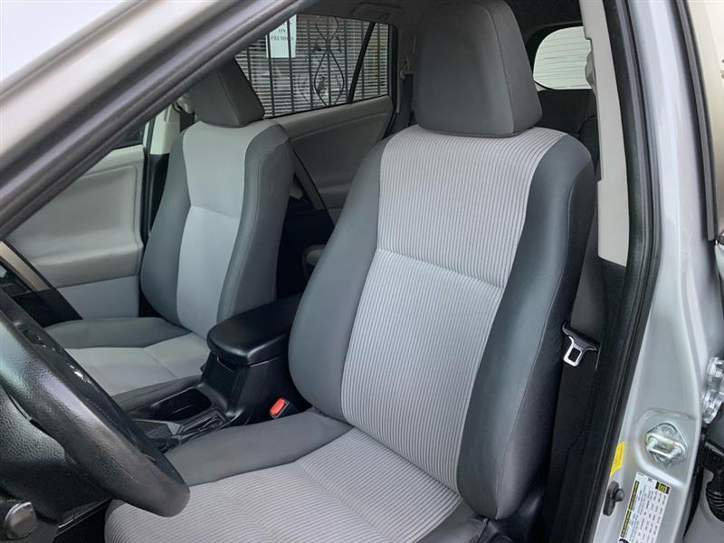 Toyota RAV4 LE AWD 2013